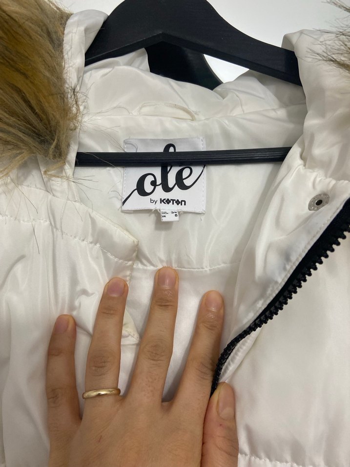 Beyaz Kürk Detaylı Kadın Kışlık Mont - Görsel 4