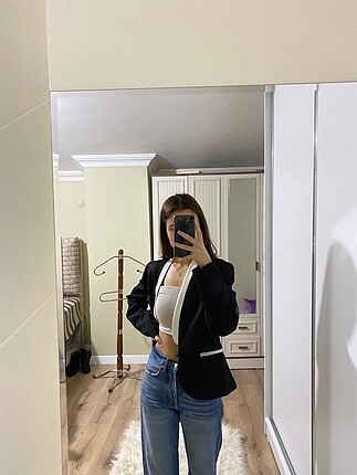 Beyaz Detaylı Ceket