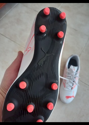 41 Beden beyaz Renk 41 no orjinal puma krampon 3500tl