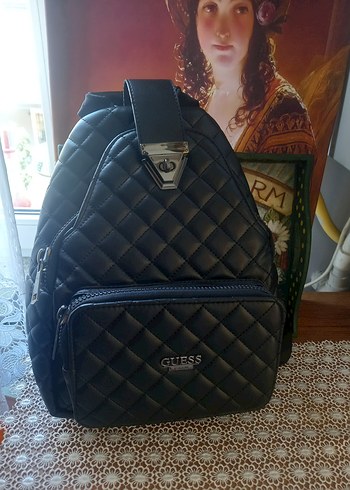 GUESS Siyah Deri Kadın Sırt Çantası