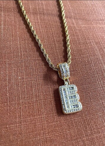 Accessorize E harfi kolye