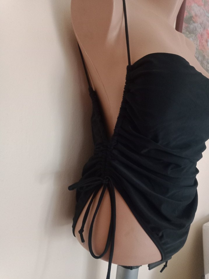 Siyah Drapeli İnce Askılı Mini Mayo - Görsel 3