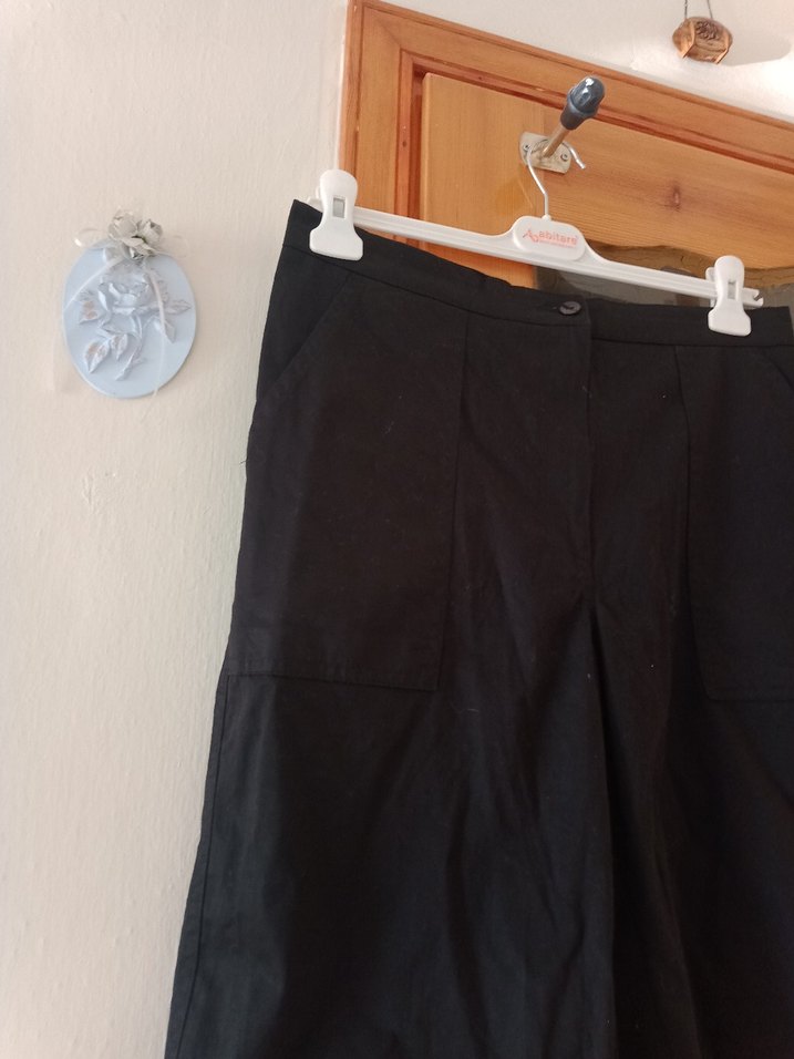 Siyah Pamuklu Kemerli Kadın Bermuda Şort - Görsel 2