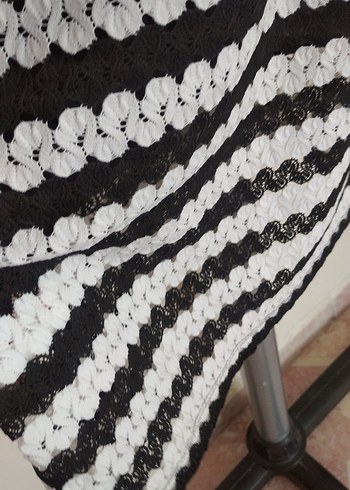 Siyah Gri Çizgili Dantelli Uzun Triko Elbise - Görsel 4