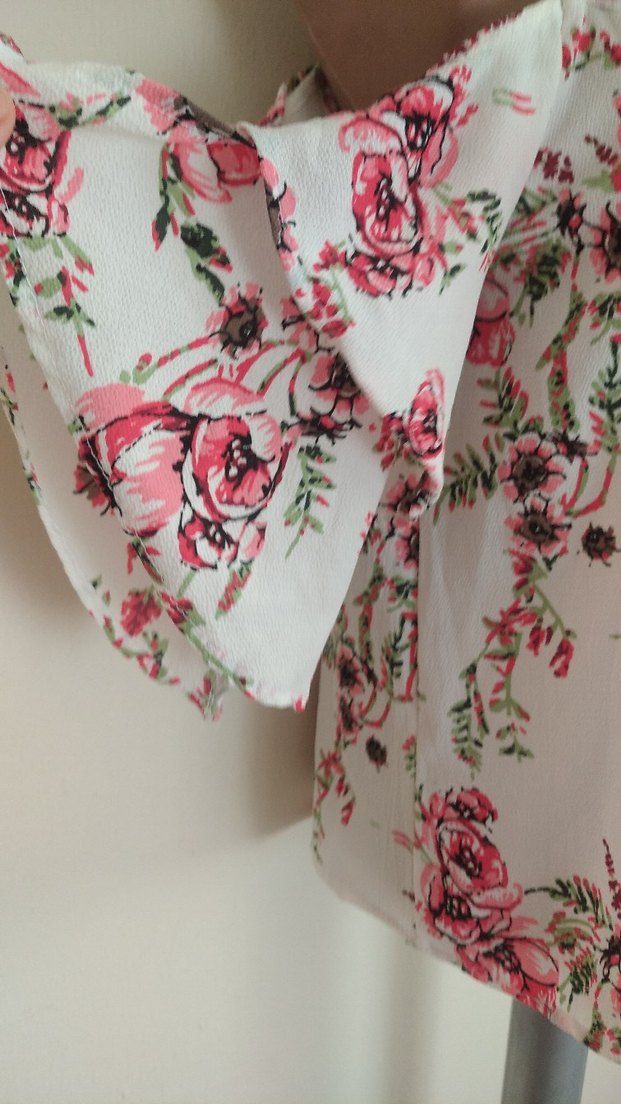 Pembe Çiçekli Volanlı Bohem Bluz - Görsel 3