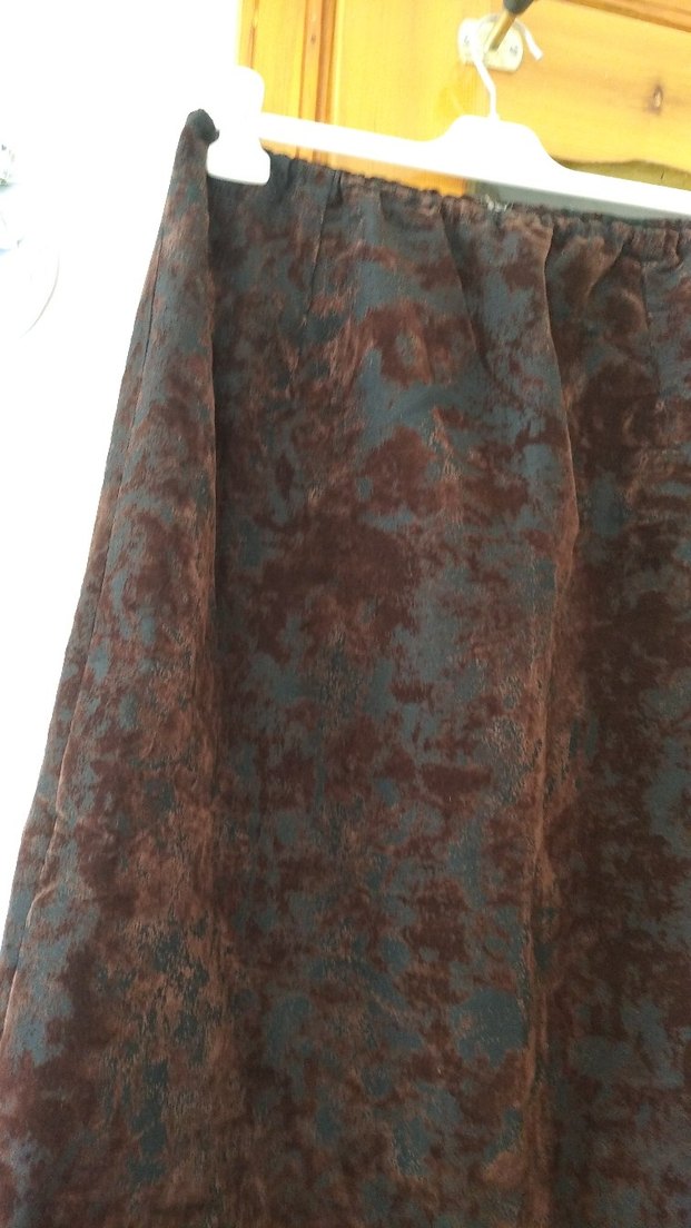 Kahverengi kadife etek - Görsel 2