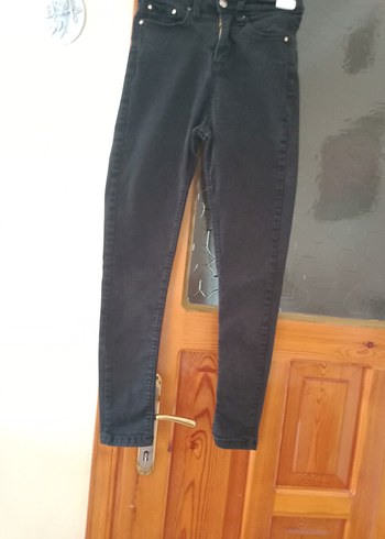 26 Beden Siyah Dar Kesim Normal Boy Kadın Kot Pantolon