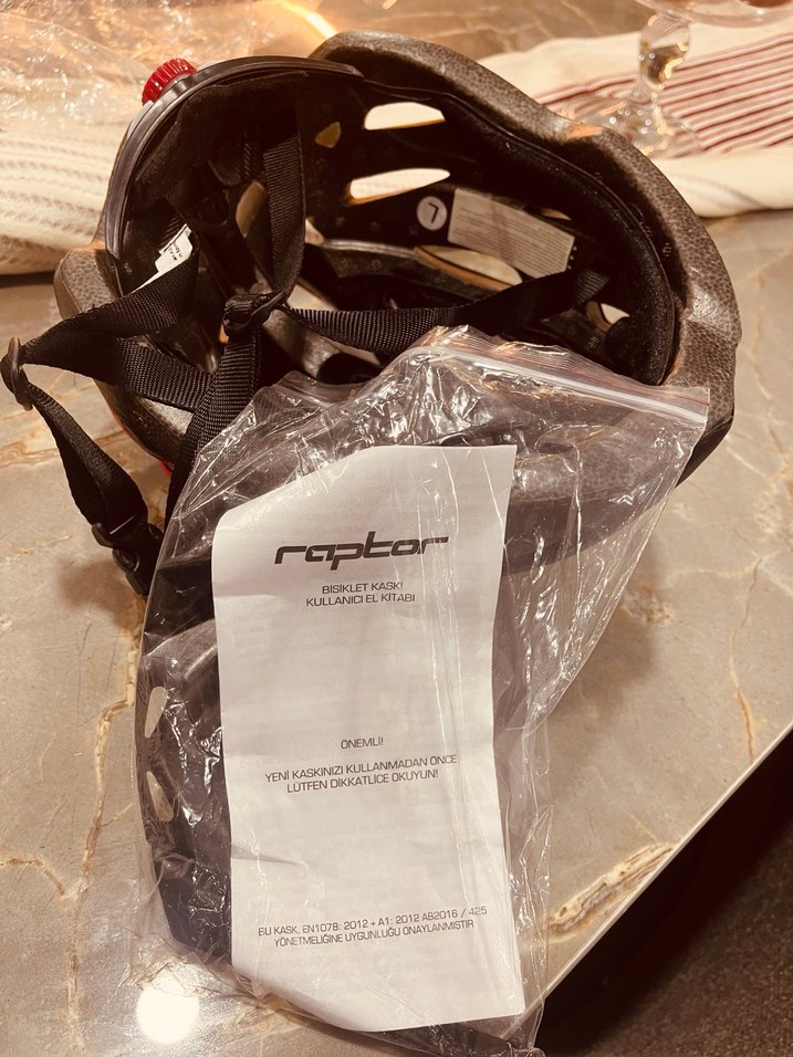 Biker Tarzı Kırmızı Desenli bisiklet Kaskı - Görsel 3