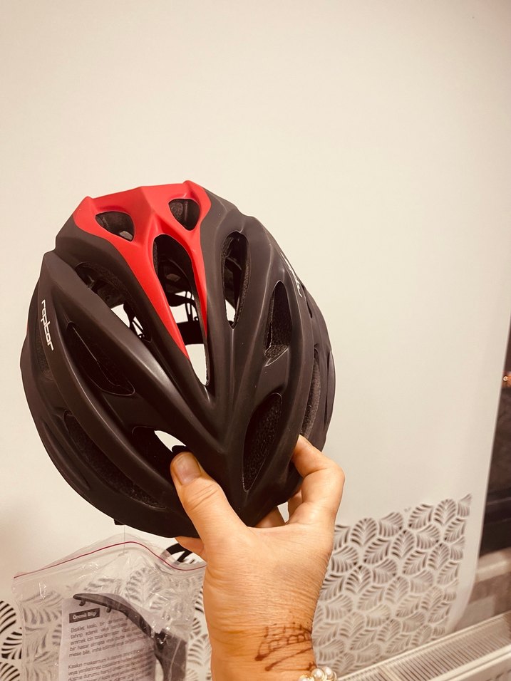 Biker Tarzı Kırmızı Desenli bisiklet Kaskı - Görsel 2