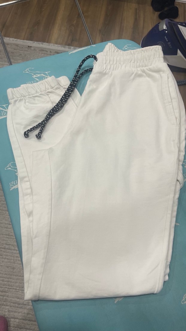 Beyaz Kemerli Rahat Keten Pantolon - Görsel 2