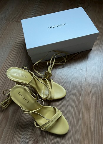 Sarı Deri İnce Topuklu Bağcıklı Kadın Ayakkabı - Görsel 2