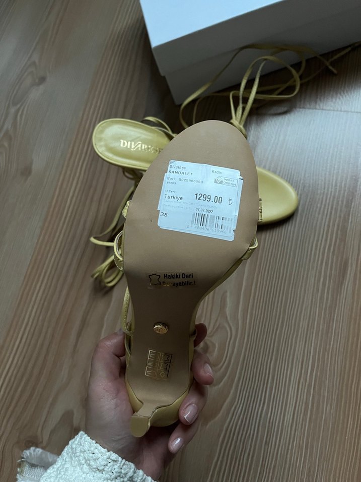 Sarı Deri İnce Topuklu Bağcıklı Kadın Ayakkabı - Görsel 3