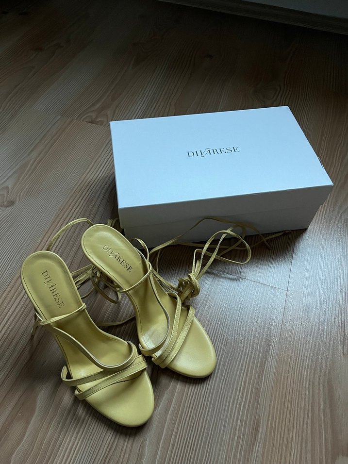 Sarı Deri İnce Topuklu Bağcıklı Kadın Ayakkabı - Görsel 5