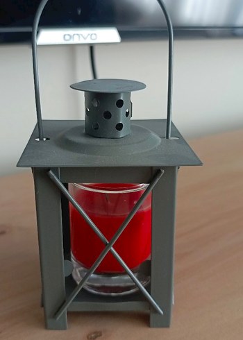 Beden Gri Metal Fenerli Kırmızı Mum Seti