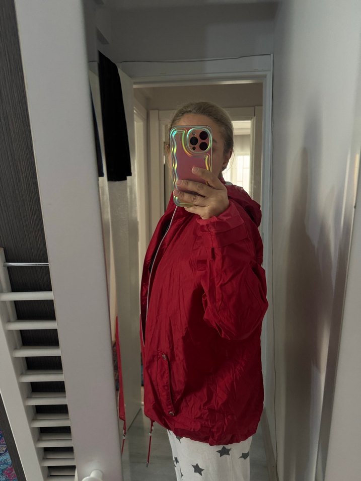 Kırmızı Şeffaf Midi Streetwear Yağmurluk - Görsel 3