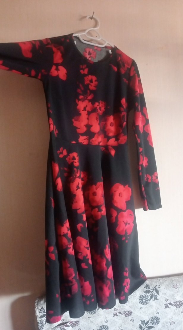 Uzun Kollu Kırmızı Desenli Uzun Elbise - Görsel 2