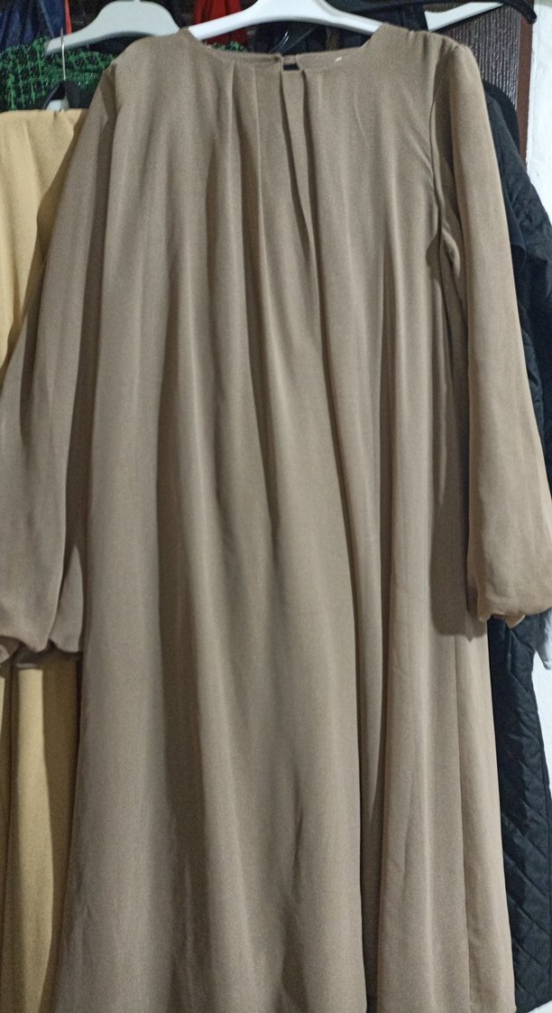 Bej V Yaka Uzun Keten Elbise - Görsel 3