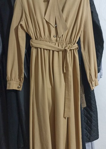 Bej Kuşaklı Uzun Kadın Elbise - Görsel 3