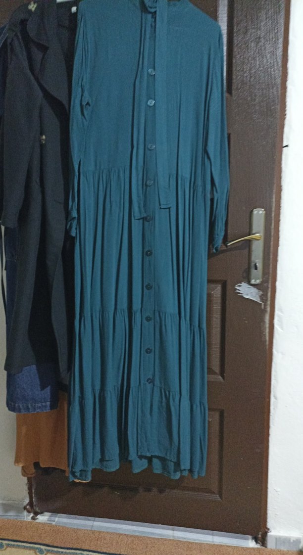 Düğmeli Uzun Turkuaz Keten Elbise - Görsel 3