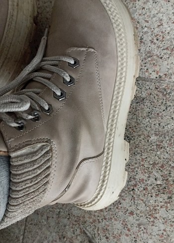 Bej Süet Bağcıklı Kadın Dolgu Topuk Bot - Görsel 5