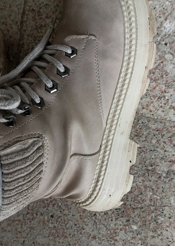 Bej Süet Bağcıklı Kadın Dolgu Topuk Bot - Görsel 4