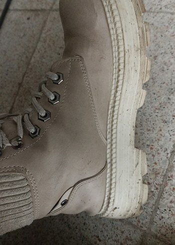 Bej Süet Bağcıklı Kadın Dolgu Topuk Bot - Görsel 3