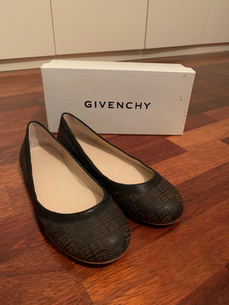 ORİJİNAL GİVENCHY 40 NUMARA BABET