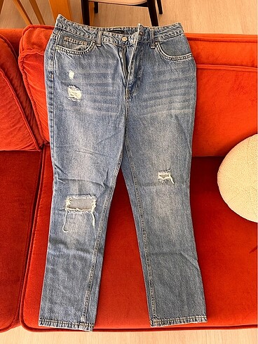 Trendyolmilla düz kesim yırtık Jean