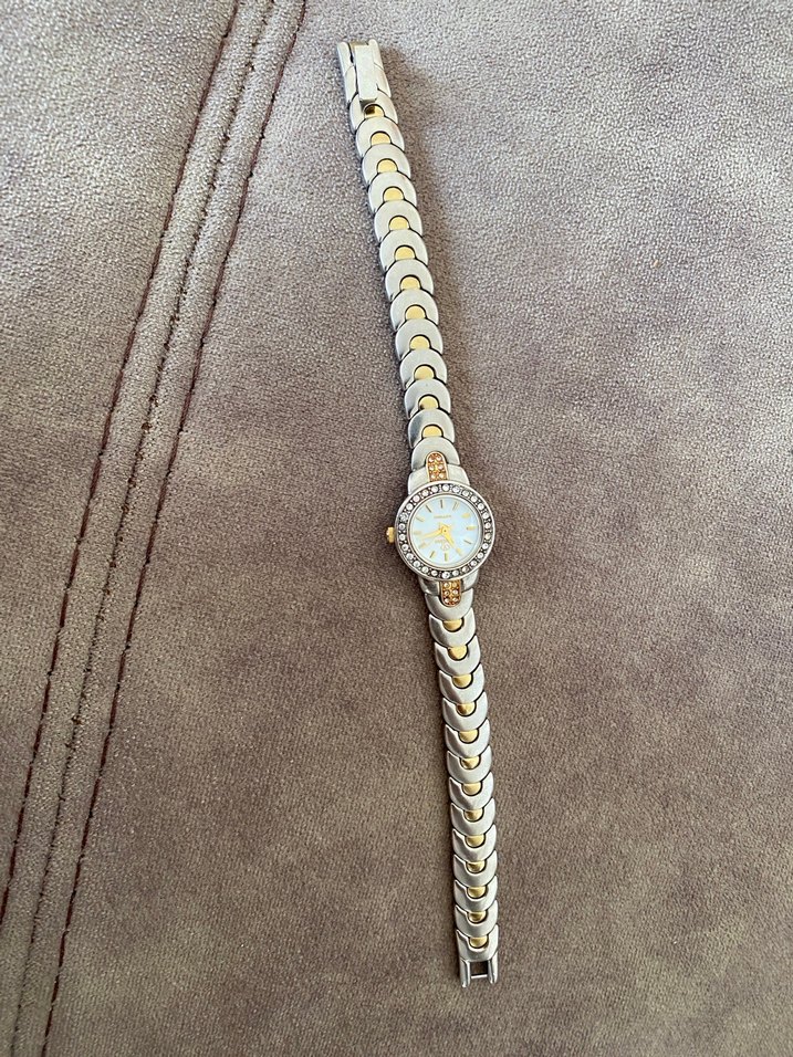 Bej Klasik Kadın Saati - Görsel 2