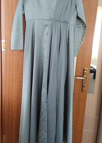 Uzun Kollu Gri Saten Elbise - Görsel 3