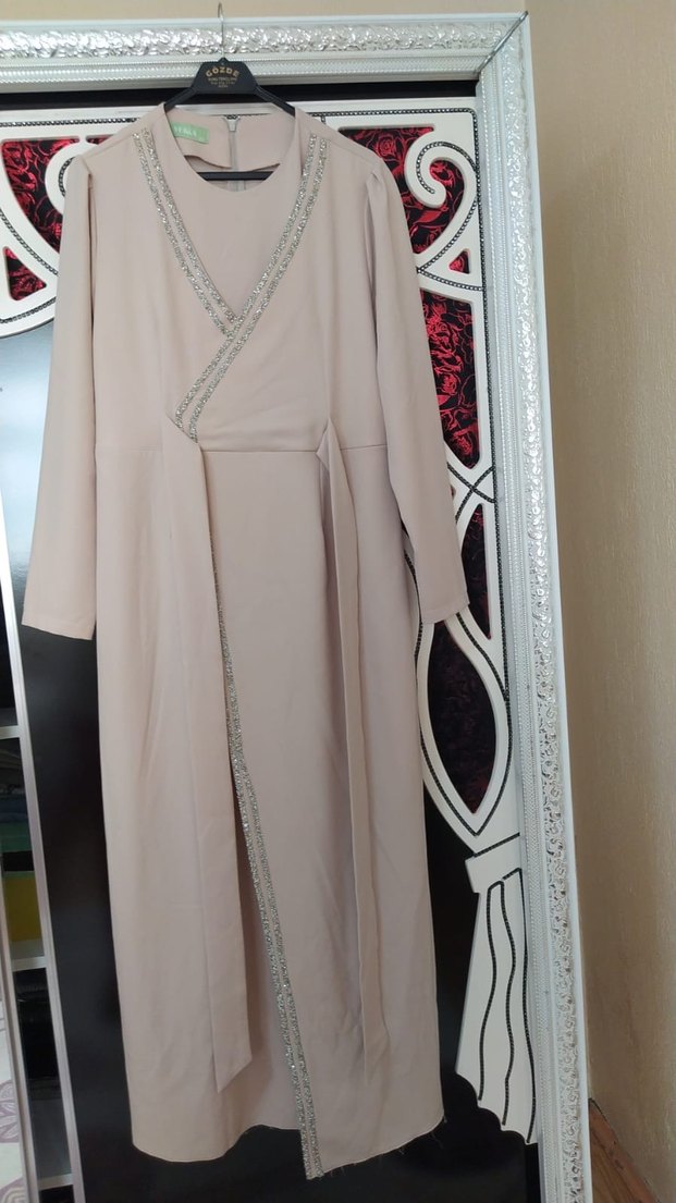 Bej Zincir Detaylı Uzun Abiye Elbise - Görsel 2