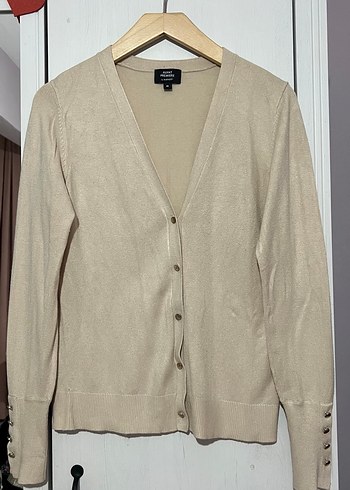 Bej V-Yaka Düğmeli Kadın Hırka - Görsel 2