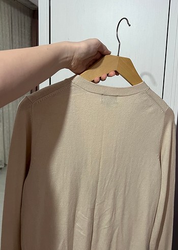 Bej V-Yaka Düğmeli Kadın Hırka - Görsel 8