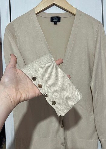 Bej V-Yaka Düğmeli Kadın Hırka - Görsel 4