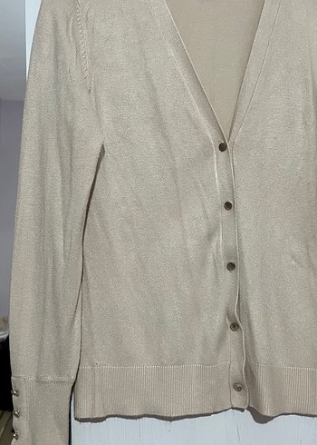 Bej V-Yaka Düğmeli Kadın Hırka - Görsel 3