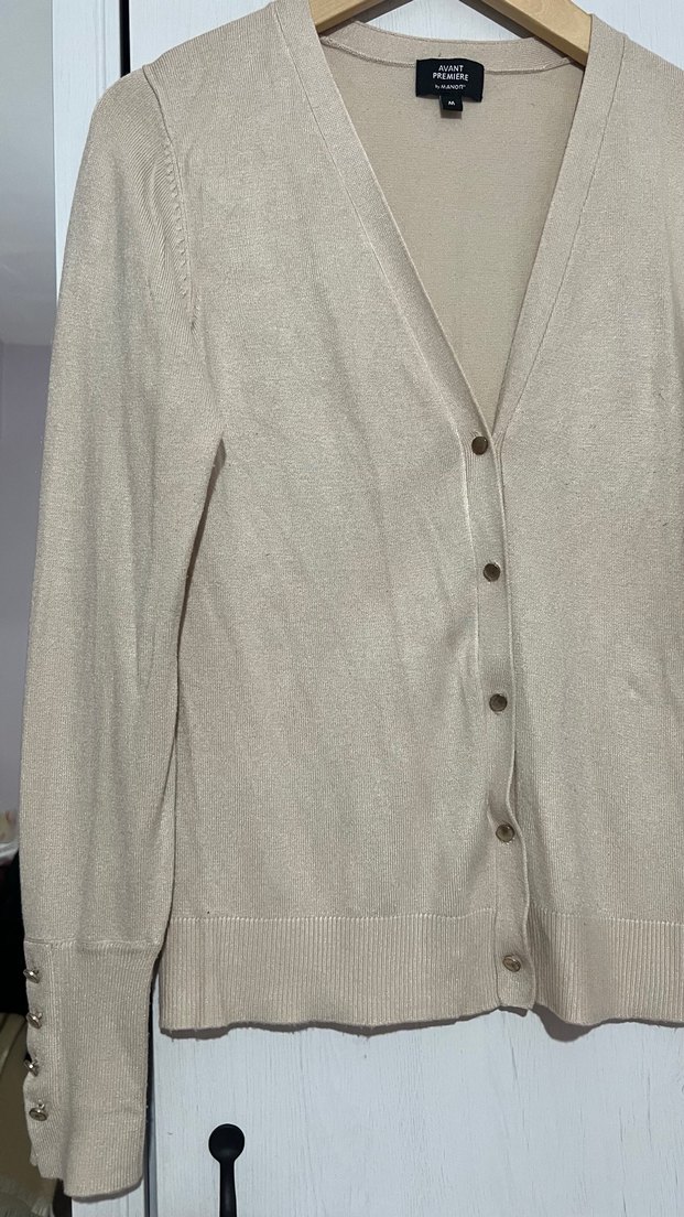 Bej V-Yaka Düğmeli Kadın Hırka - Görsel 3