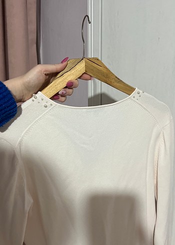 Boncuk İşlemeli V Yakalı Bej Kadın Bluz - Görsel 7