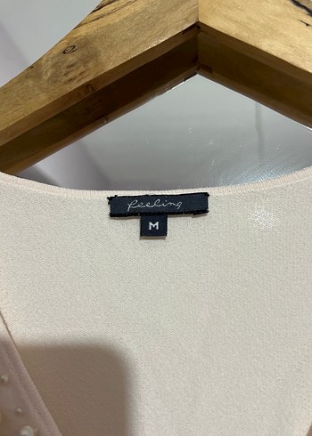 Boncuk İşlemeli V Yakalı Bej Kadın Bluz - Görsel 6