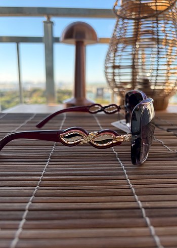 Bordo Mürdüm Kemer Detaylı Kadın Güneş Gözlüğü - Görsel 2