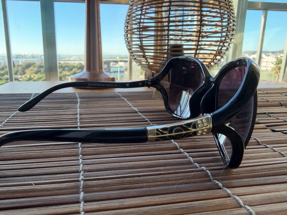 Klasik Siyah Tokalı Kadın Gözlüğü - Görsel 3