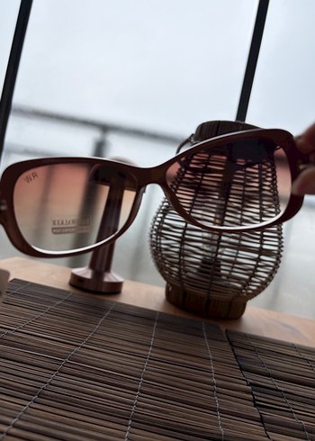 Parlak Kahverengi Çerçeveli Kadın Güneş Gözlüğü - Görsel 3
