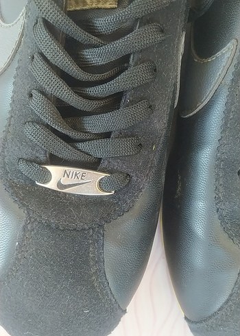 Nike Nike Siyah Gizli Topuklu Bağcıklı Kadın Spor Ayakkabı