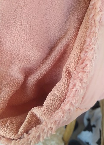 4 Yaş Beden pembe Renk Kız Çocuk Pembe Kürklü Mont
