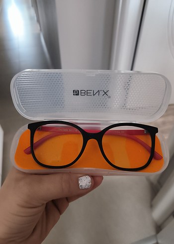 Renkli Camlı Minimalist Kırmızı Kadın Gözlüğü