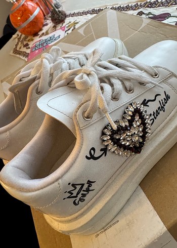 Beyaz Bağcıklı Kadın Spor Ayakkabı - Görsel 3