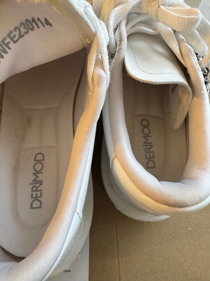 Beyaz Bağcıklı Kadın Spor Ayakkabı - Görsel 4