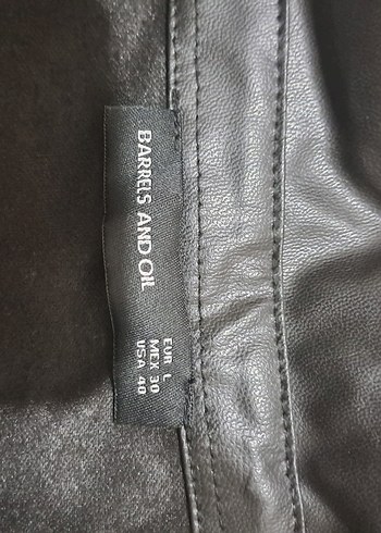 Düğmeli Siyah Deri Kolsuz ceket ve deri etek - Görsel 5