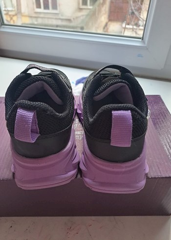Kız Çocuk Mor Cırt Cırtlı Spor Ayakkabı - Görsel 3