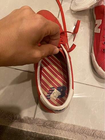 37,5 Beden kırmızı Renk New balance V25 sneaker