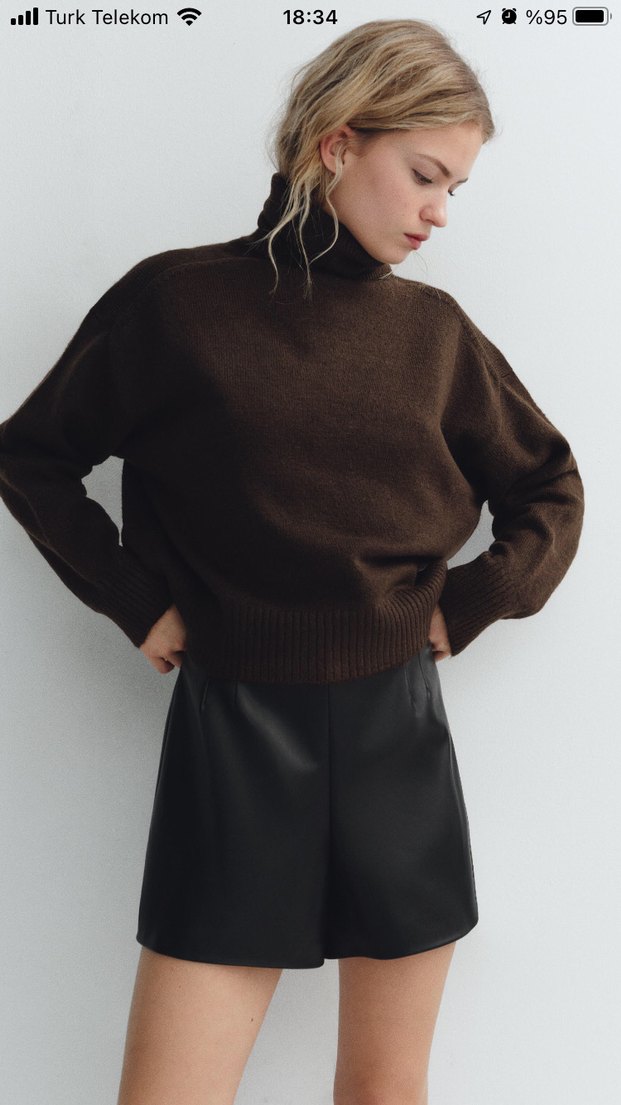 Zara Kadın Siyah Deri Mini Şort - Görsel 4